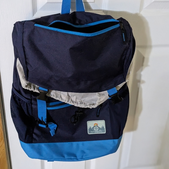 Backpack - Picture 4 of 4